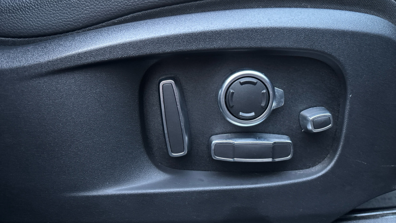 Jaguar F-Pace 3.0 D300 Sport 5dr Auto AWD Diesel Estate